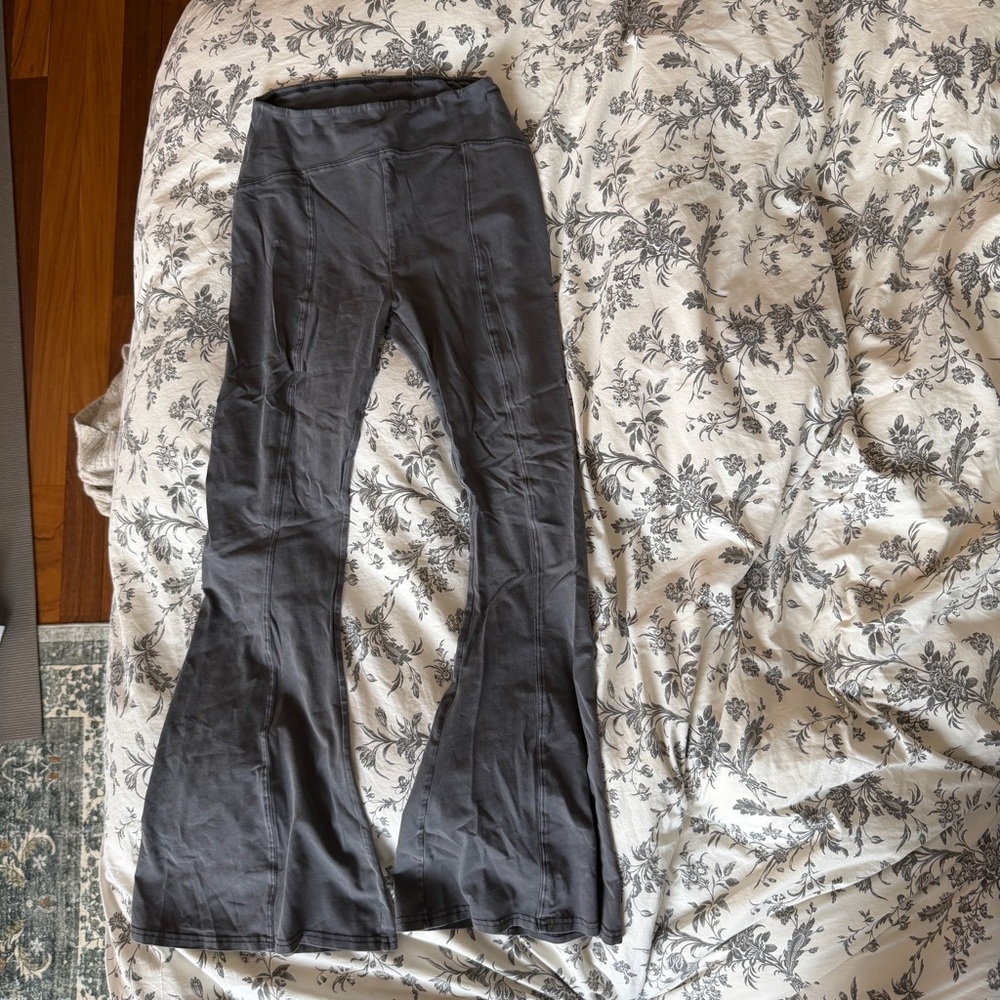 grey out from under flare leggings | sz M